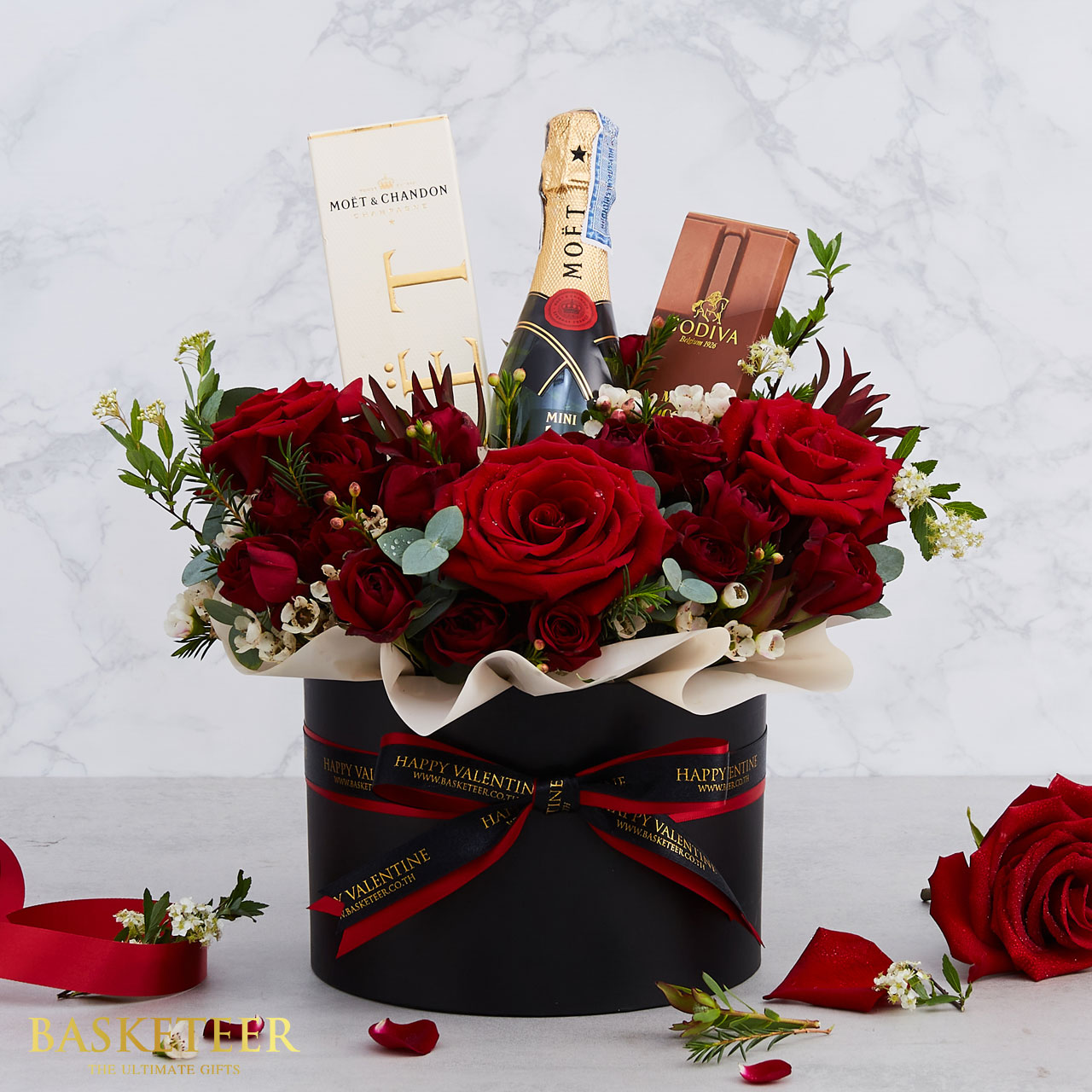 Deluxe Champagne and Glamorous Red Roses Box