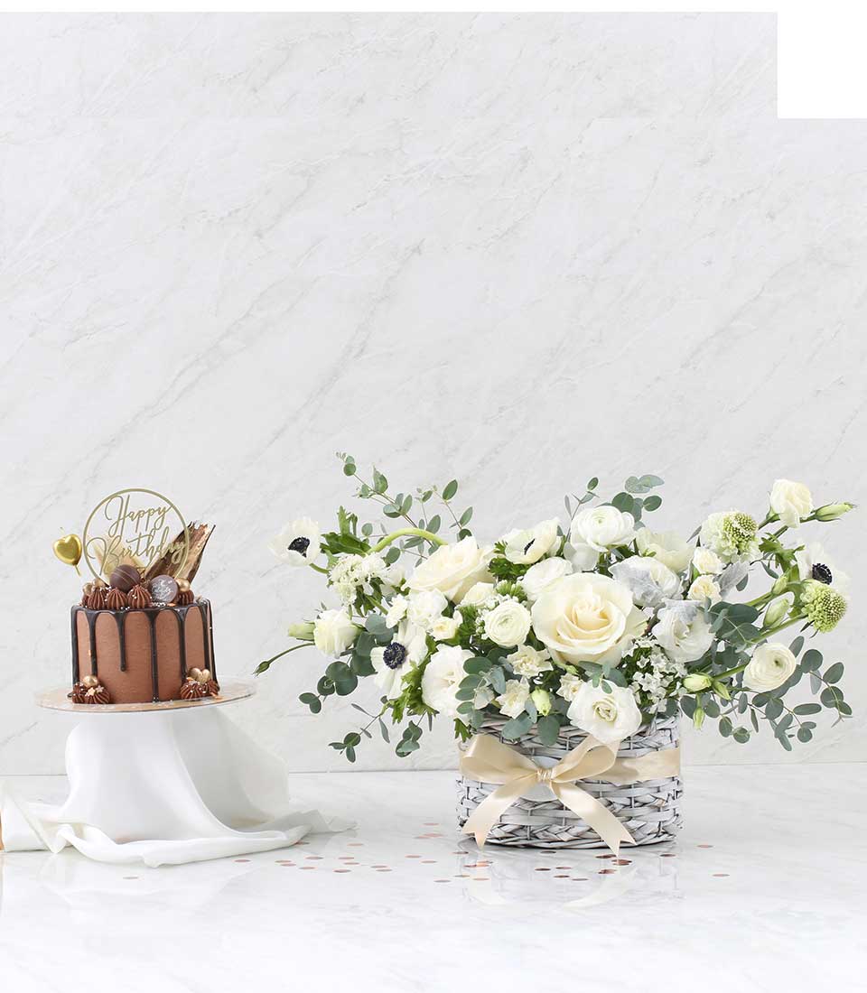 Dark Chocolate Cake & White Roses