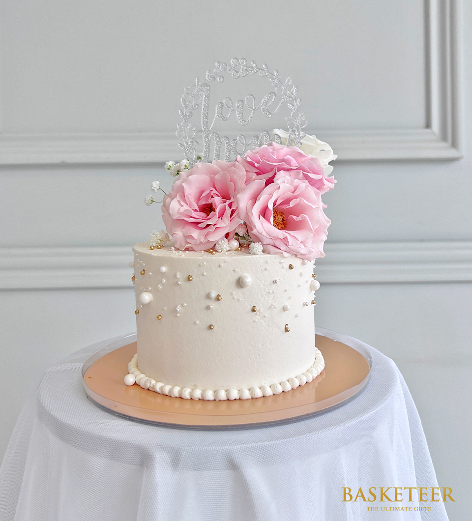 Mini Cake With Sweet Roses