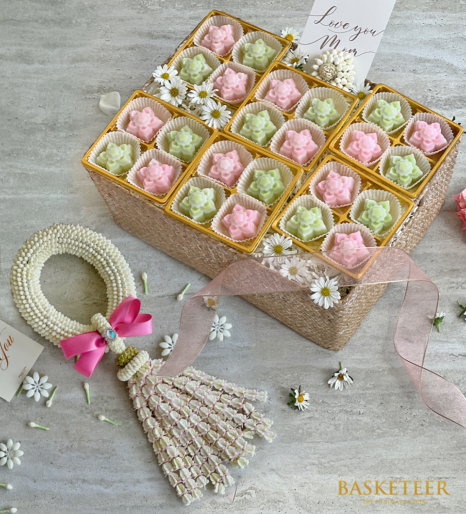Fresh Garland & Layered Dessert Gifts Basket