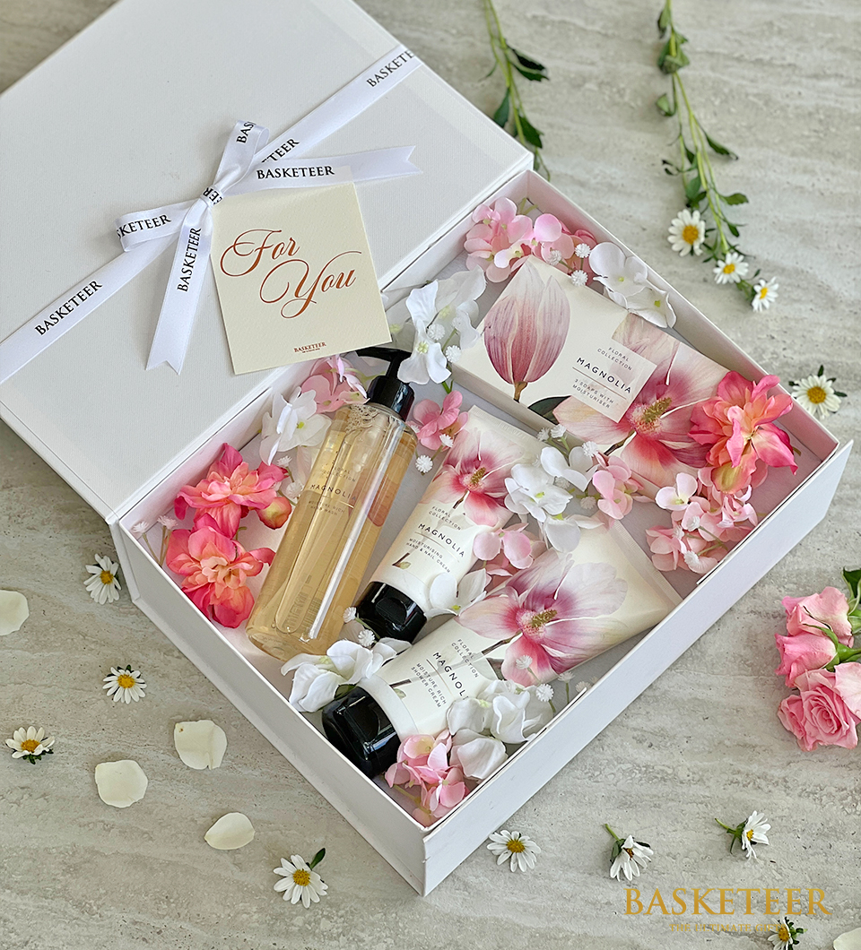 Indulge Mom in pure relaxation with our Serenade Relaxation Spa Set. Let her unwind and destress with this thoughtful gift designed to pamper her from head to toe.