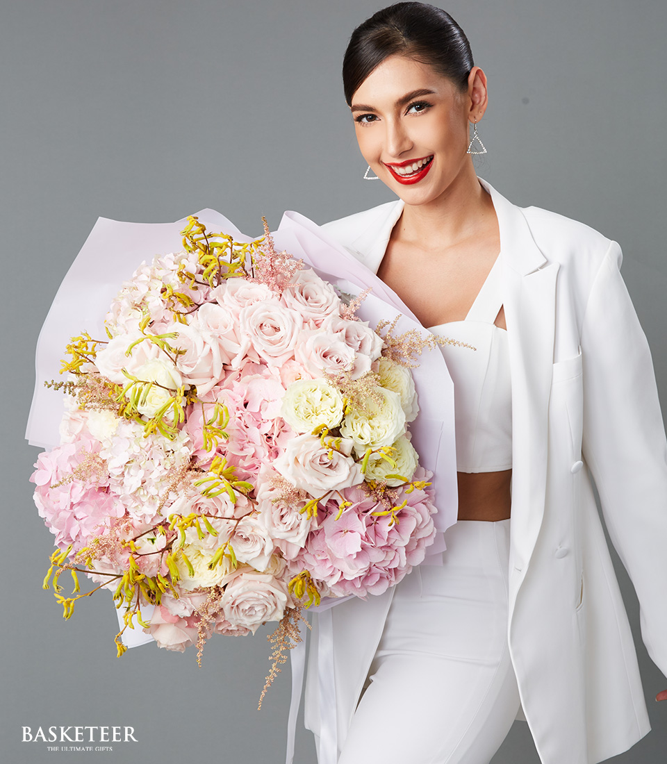 Valentine's day Sweet Escimo and Mayra White Roses Perfect Bouquet