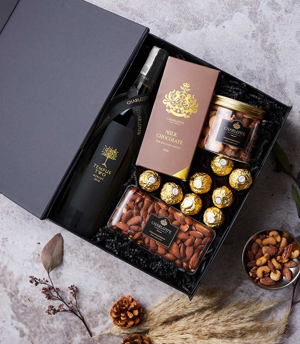 Tempus Two Shiraz 2018 Wine With Chocolate Gift Box