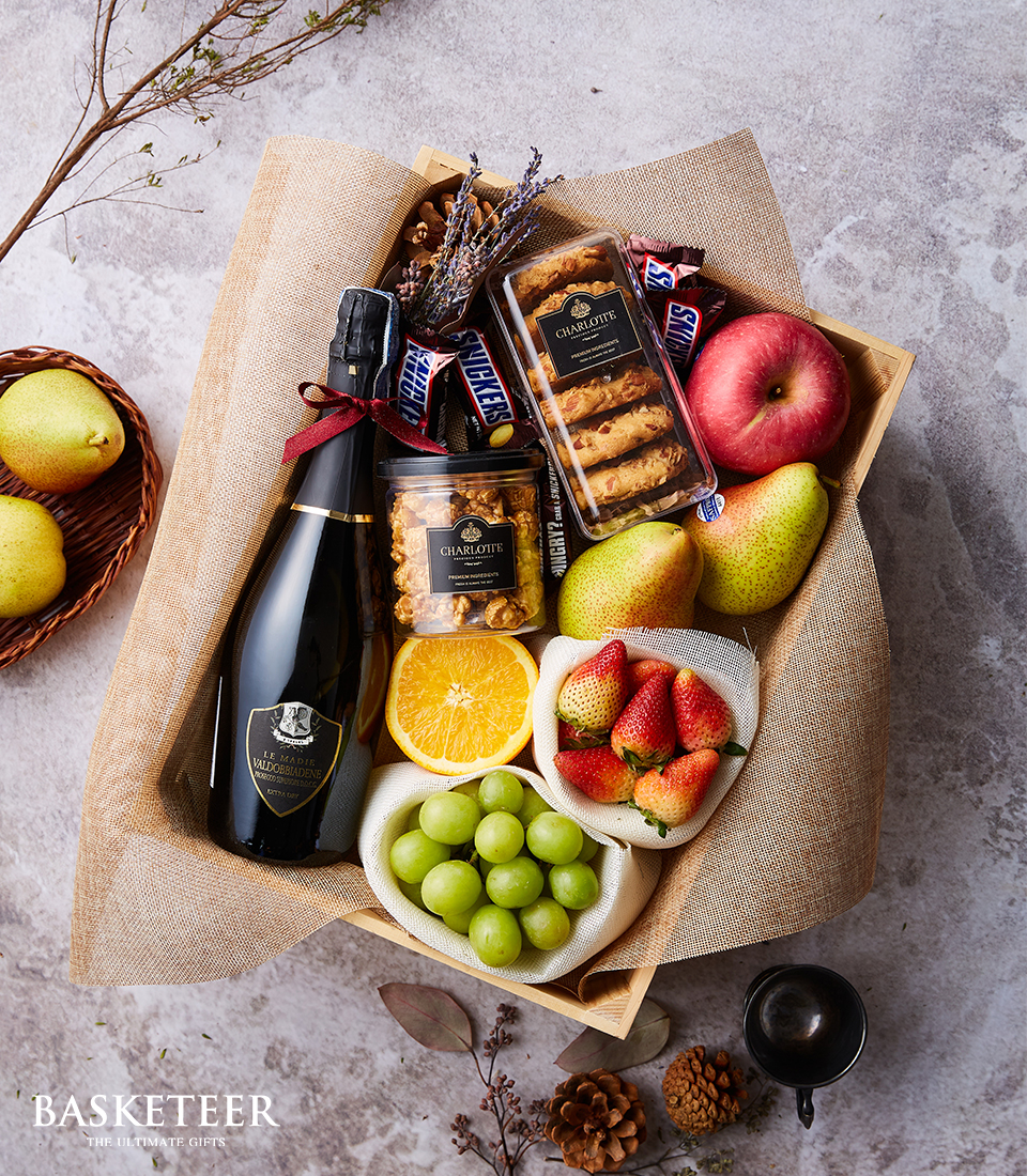 Prosecco Paradise: Fruits and Cookie Box