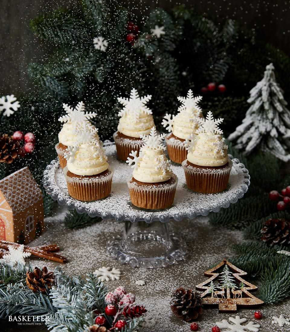 Kris Kringle Cream Cheese Cupcakes 6 Pcs