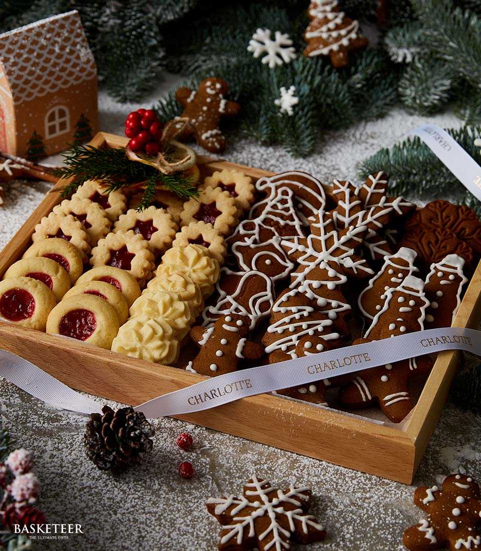 The Secret Santa Cookies Set In The Wood Box, Christmas Cookies Day Gift
