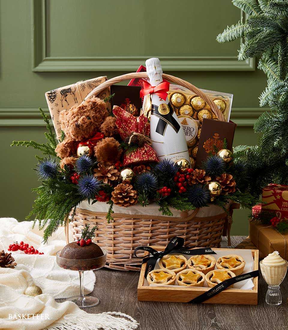 Christmas Of Wine & Luxury Sweet Treats Gift Basket