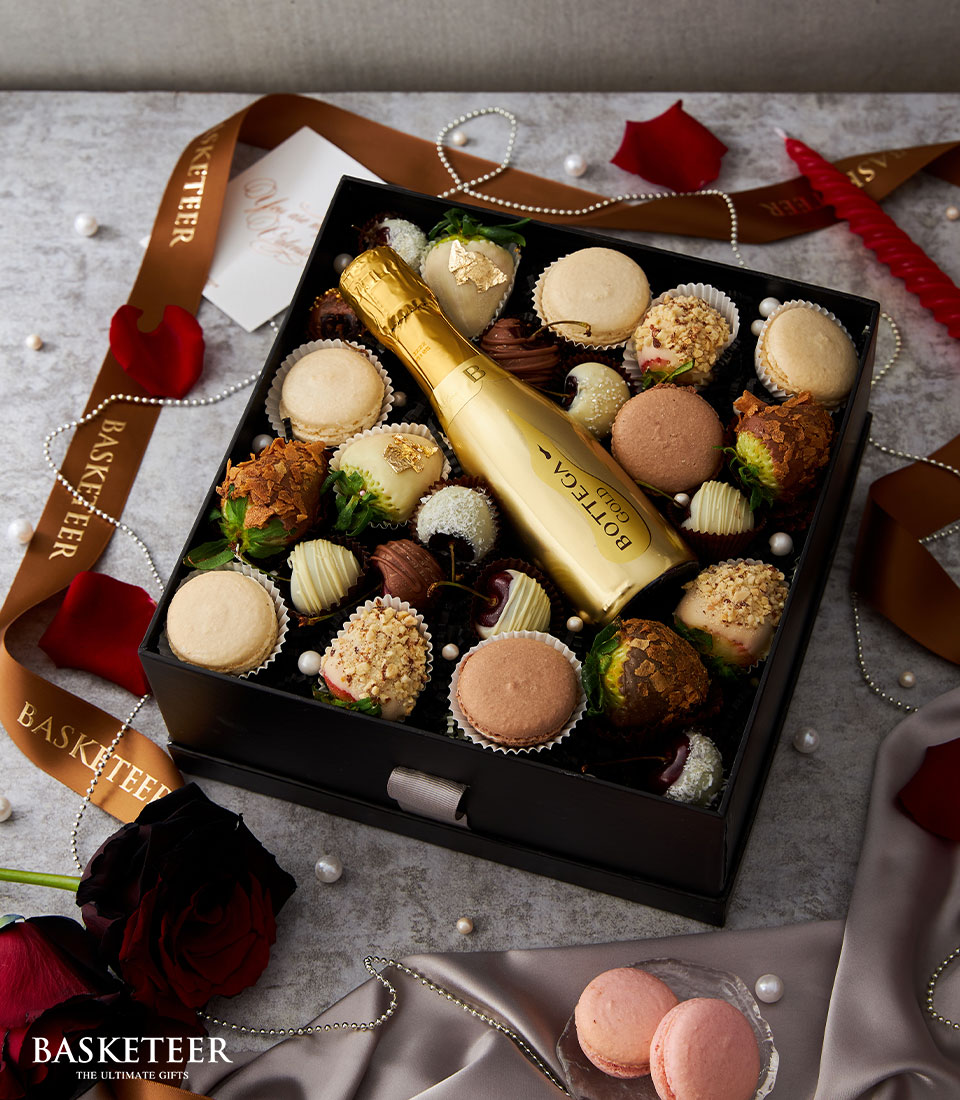 Indulge in our Prosecco Wine Chocolate Berries Gift Box, featuring exquisite chocolates, fresh berries, and a bottle of fine Prosecco.
