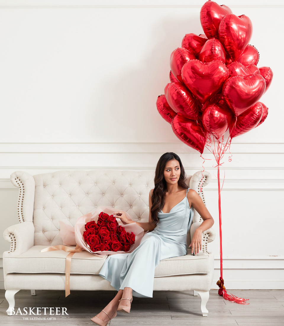 Heart Balloons With Red Roses Bouquet Combo Set