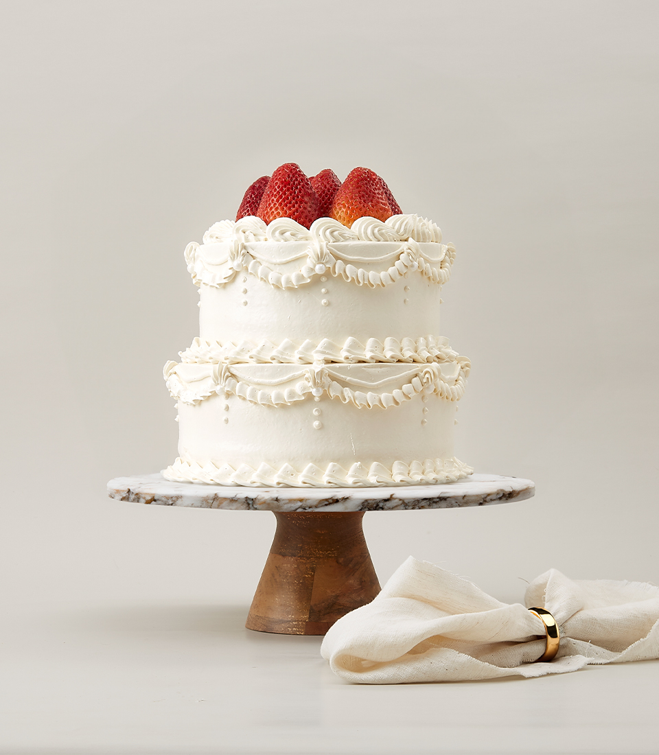 Order Strawberry Cake Online | Send Online- Winni