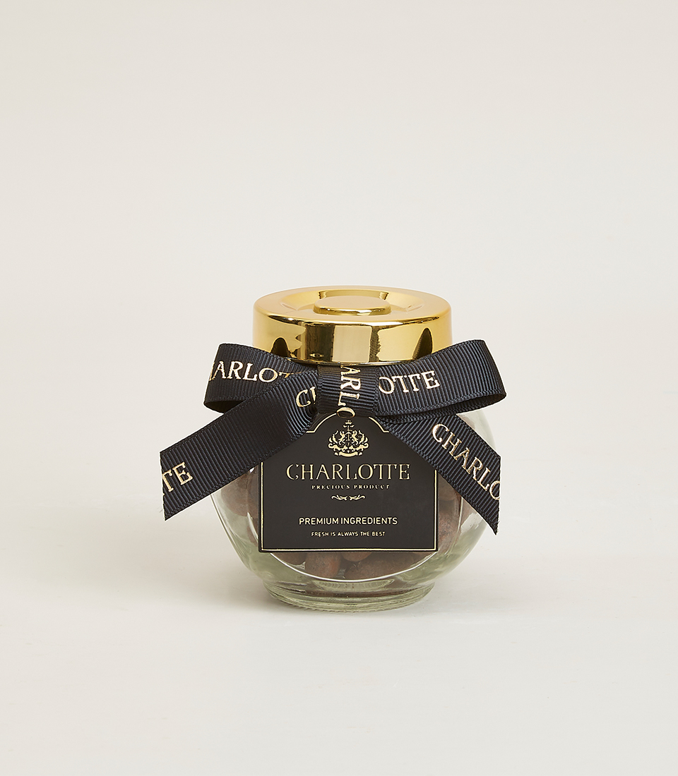 CHARLOTTE Caramelzed pistachio’s in dark chocolate