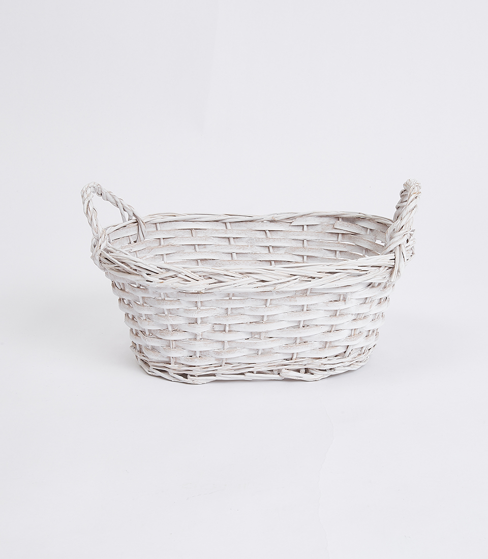 Discover our white wicker basket with handle, an empty and versatile storage solution for your home organization needs.