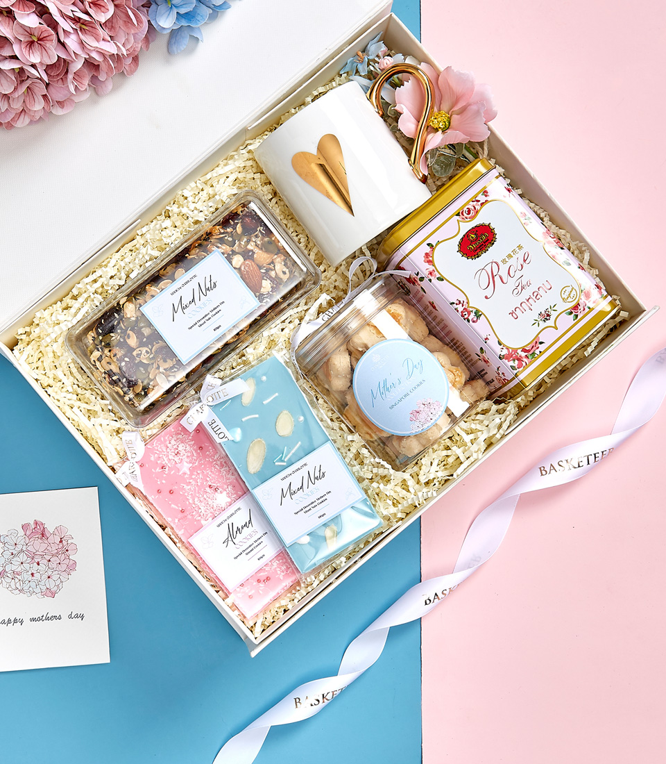 Mother's Day Tea With Cookies Gift Set