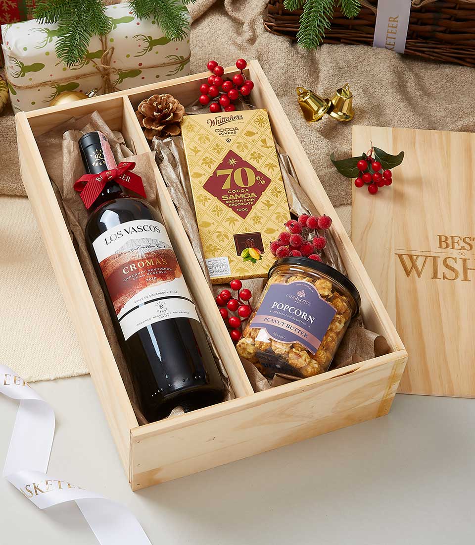 LOS VASCOS Grande Reserve Wine and Chocolate In Wooden Box