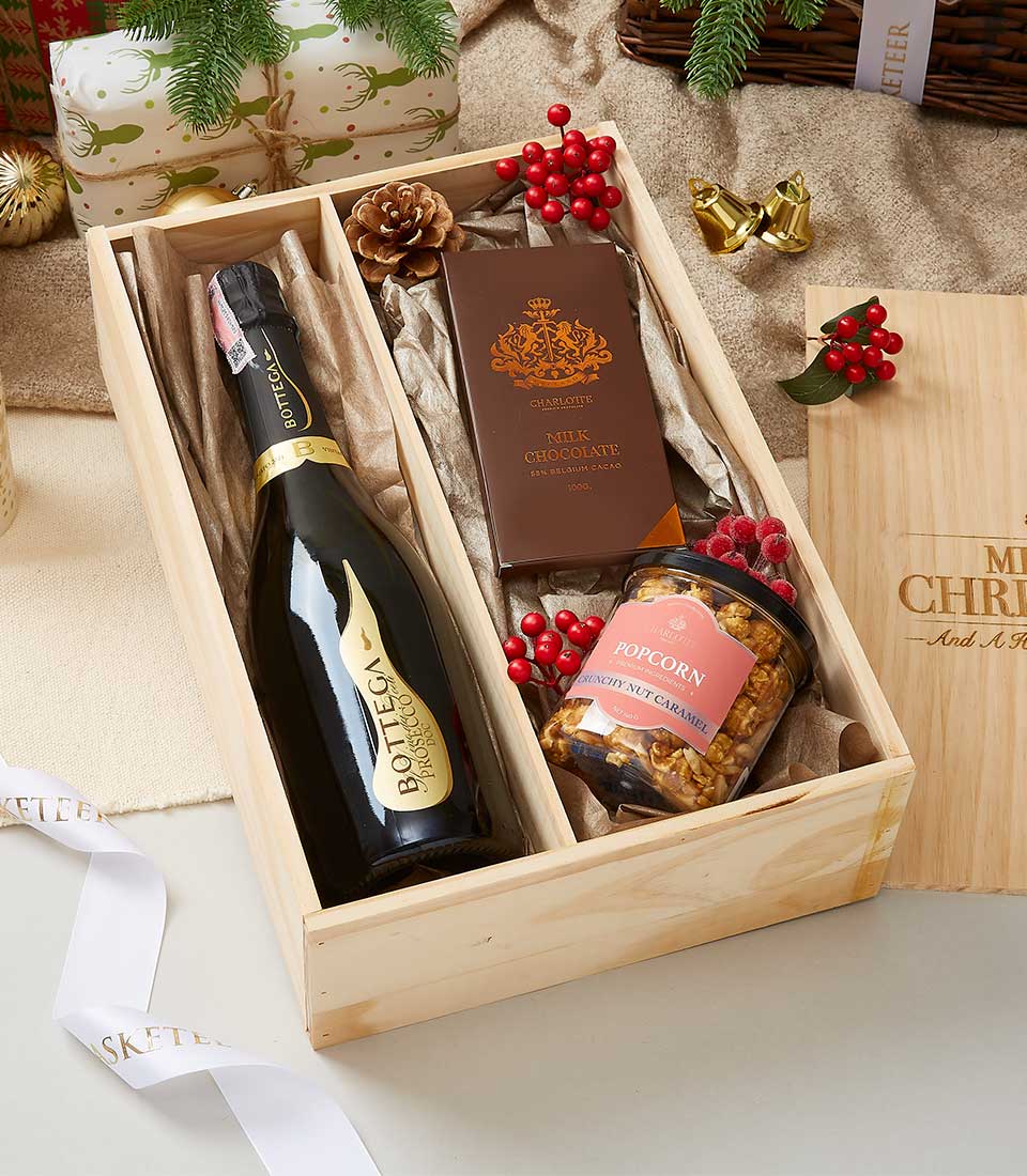 Chocolate-Wine Love Story In Pine Wooden Box