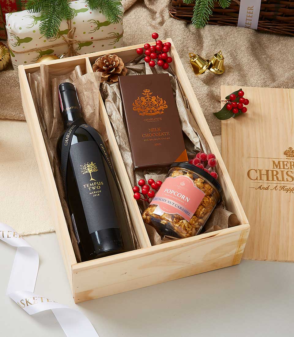 Tempus Two merlot - Merlot 2018 Wine and Chocolate In Wooden Box