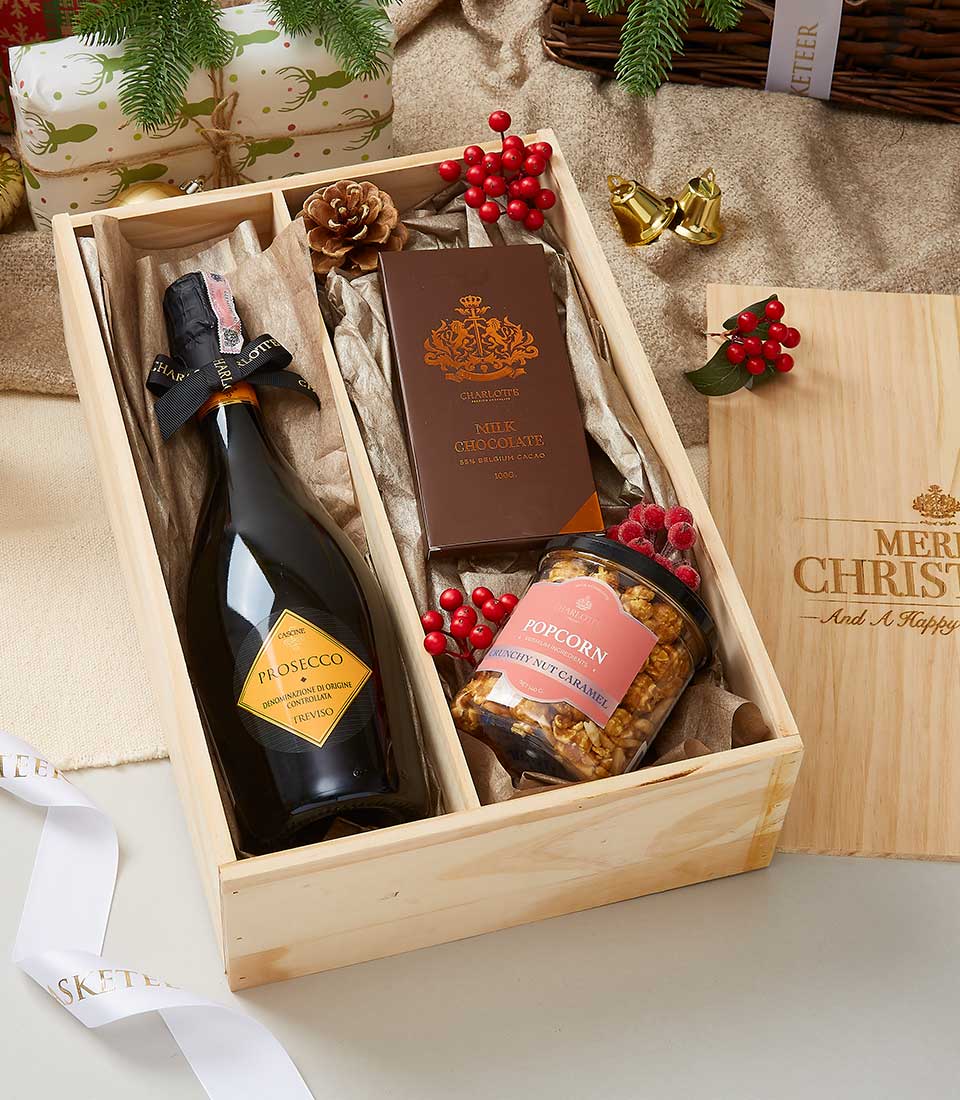 7 Casine Prosecco Extra Dry Wine and Chocolate In Wooden Box