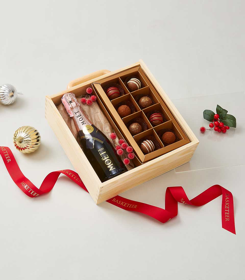 Chocolate-Wine Harmony in a Wooden Box