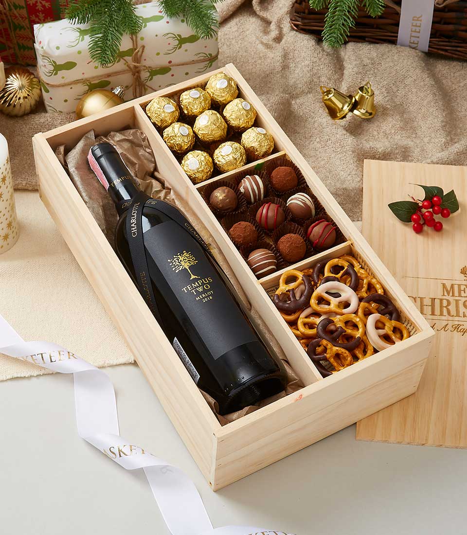 Tempus Two merlot - Merlot 2018 Wine and Chocolate In Wooden Box