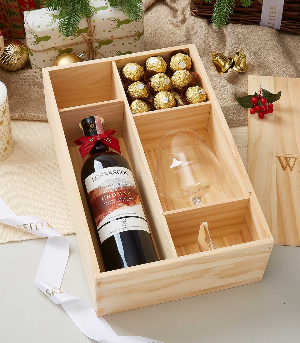 LOS VASCOS Grande Reserve Wine With Glass & Chocolate In Wooden Box
