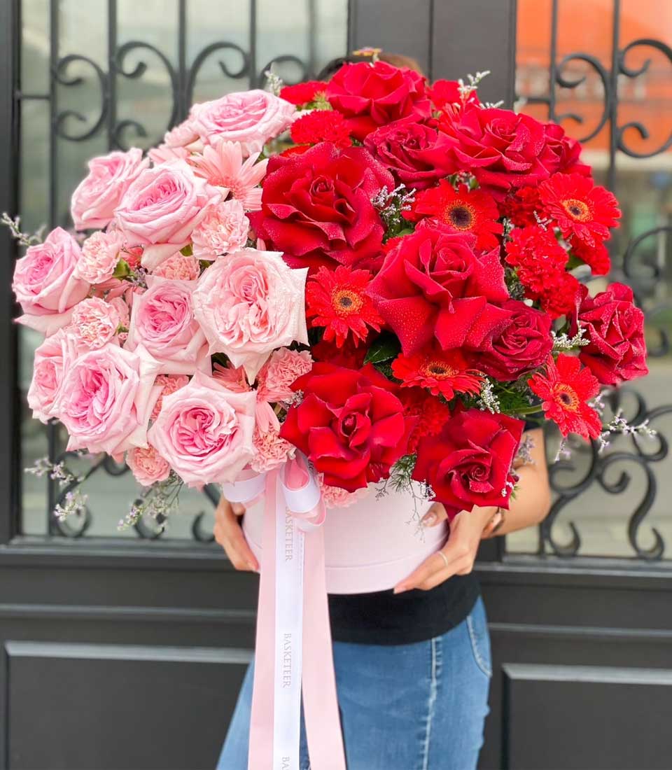 Romantic Blossoms Roses Gift Box