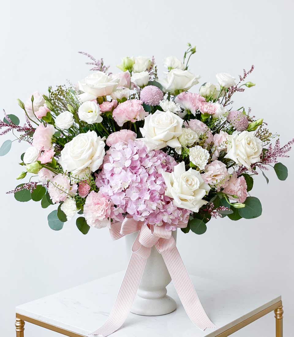 Soft Pink Flowers Elegant In Vase
