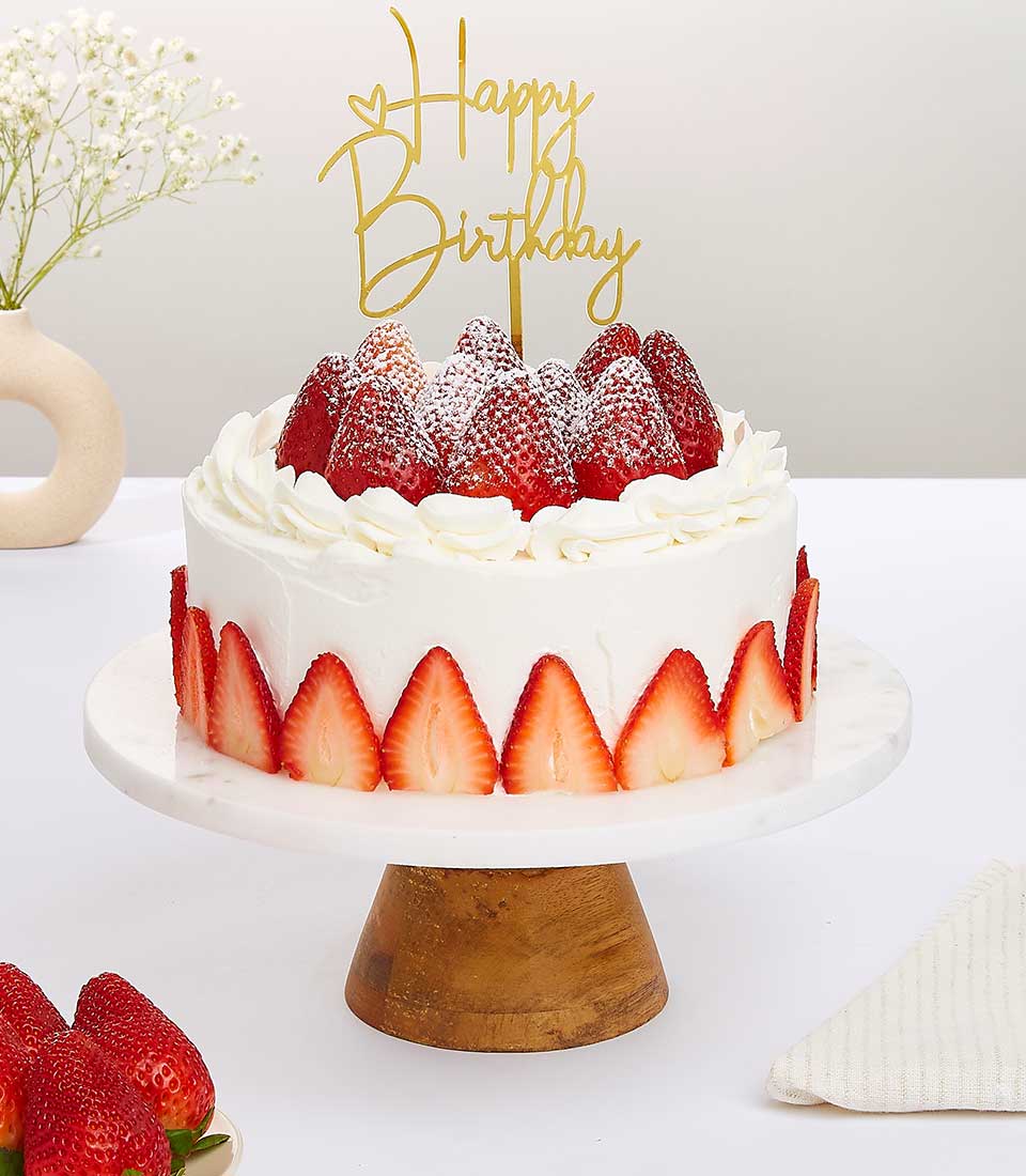 Cream Cake Whipping Cream With Strawberries Topping, Birthday Cake