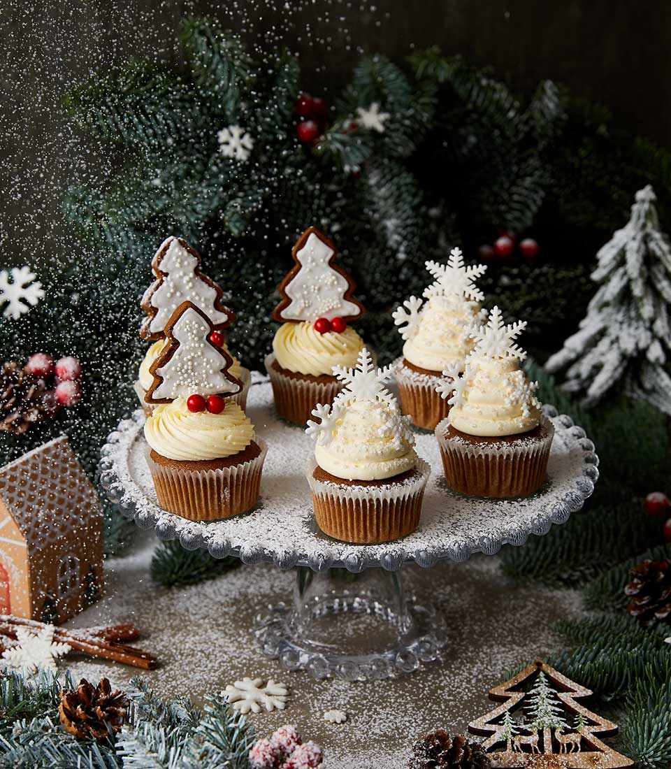 Christmas Snowy Cream Cupcakes