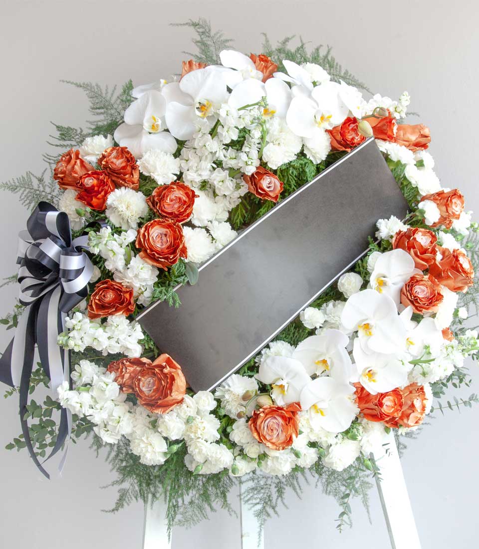 Loving Tribute Circle Flowers Wreath