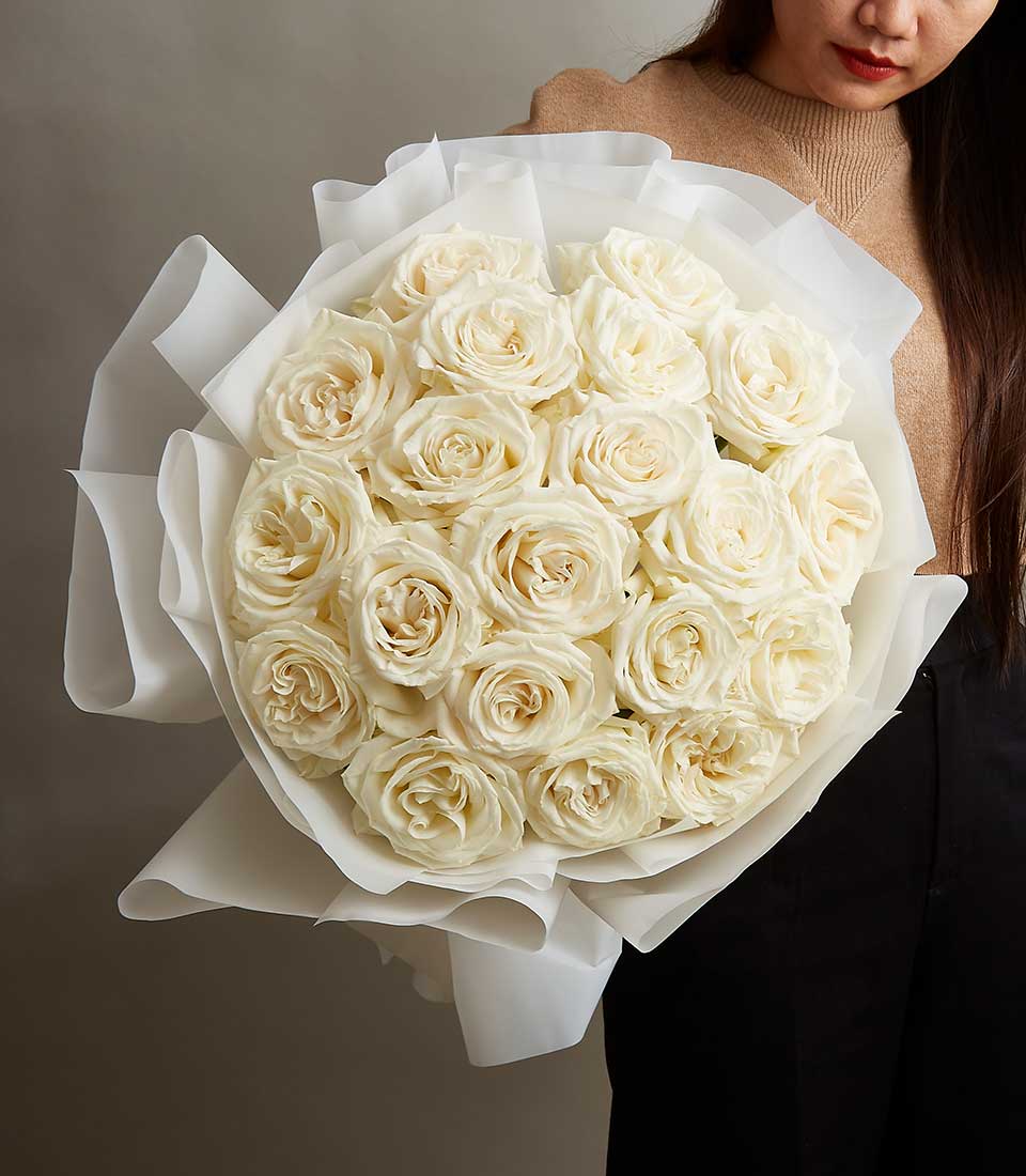 Playa Blanca White Roses Bouquet