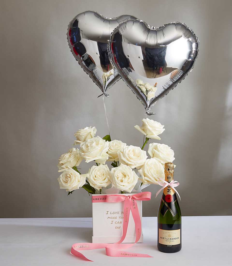 Romantic Playa Blanca Roses Gift Set