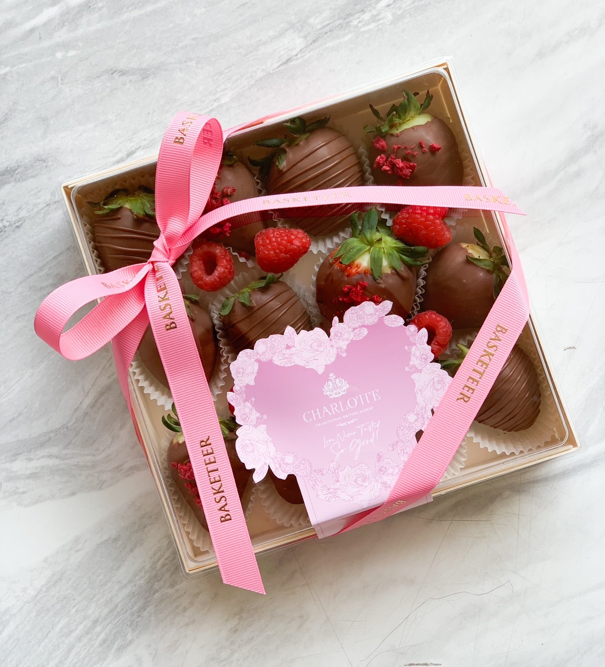 Valentine's Day Gift In Chocolate covered Strawberry Set In The White Box.