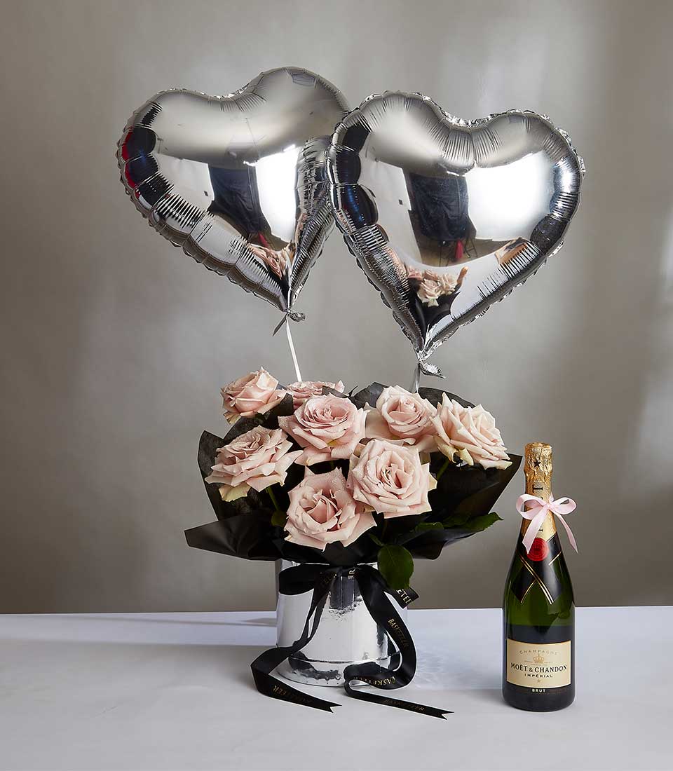 Valentine's Quicksand Rose Collection Bouquet With Gray Silver Serenade Heart Balloon in the Gray Silver Carton Collection Box with a Black Bow and Wine.