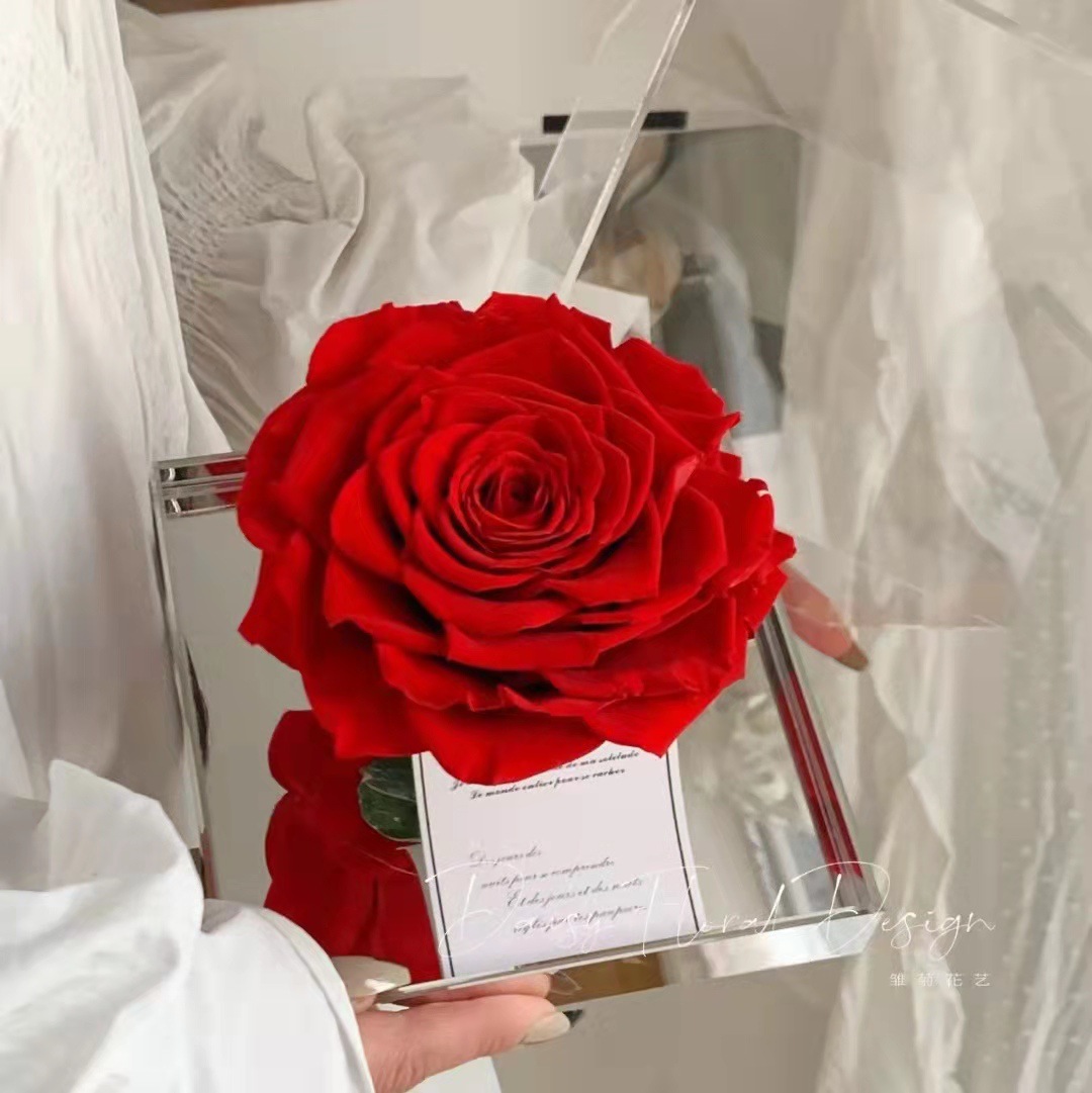 Admire the timeless beauty of our preserved red roses gift box. Each rose is meticulously preserved to maintain its vibrant color and natural elegance, making it the perfect everlasting gift.