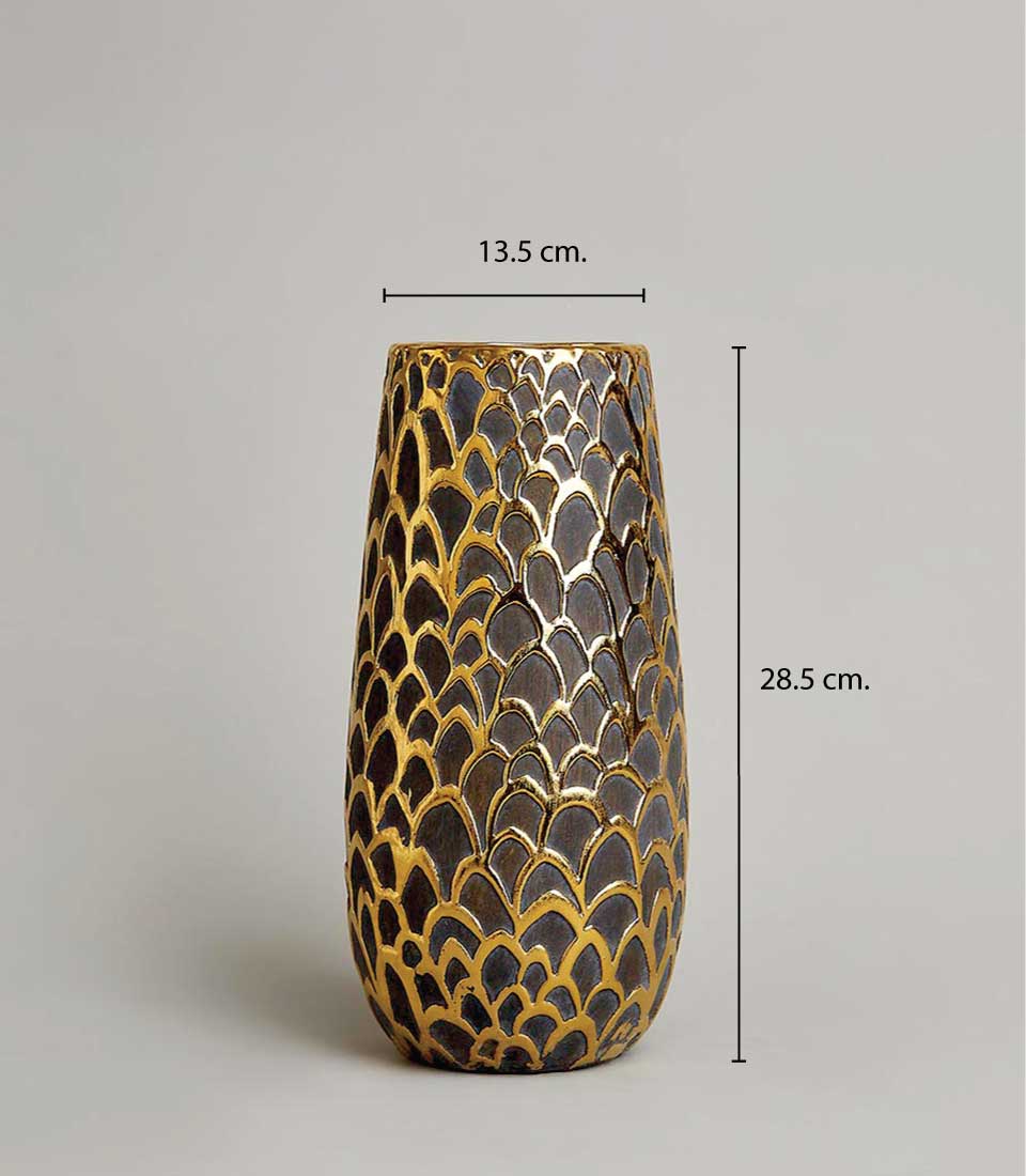 Elegant Gold and Black Textured Vase with Fish Scale Pattern for Home Décor