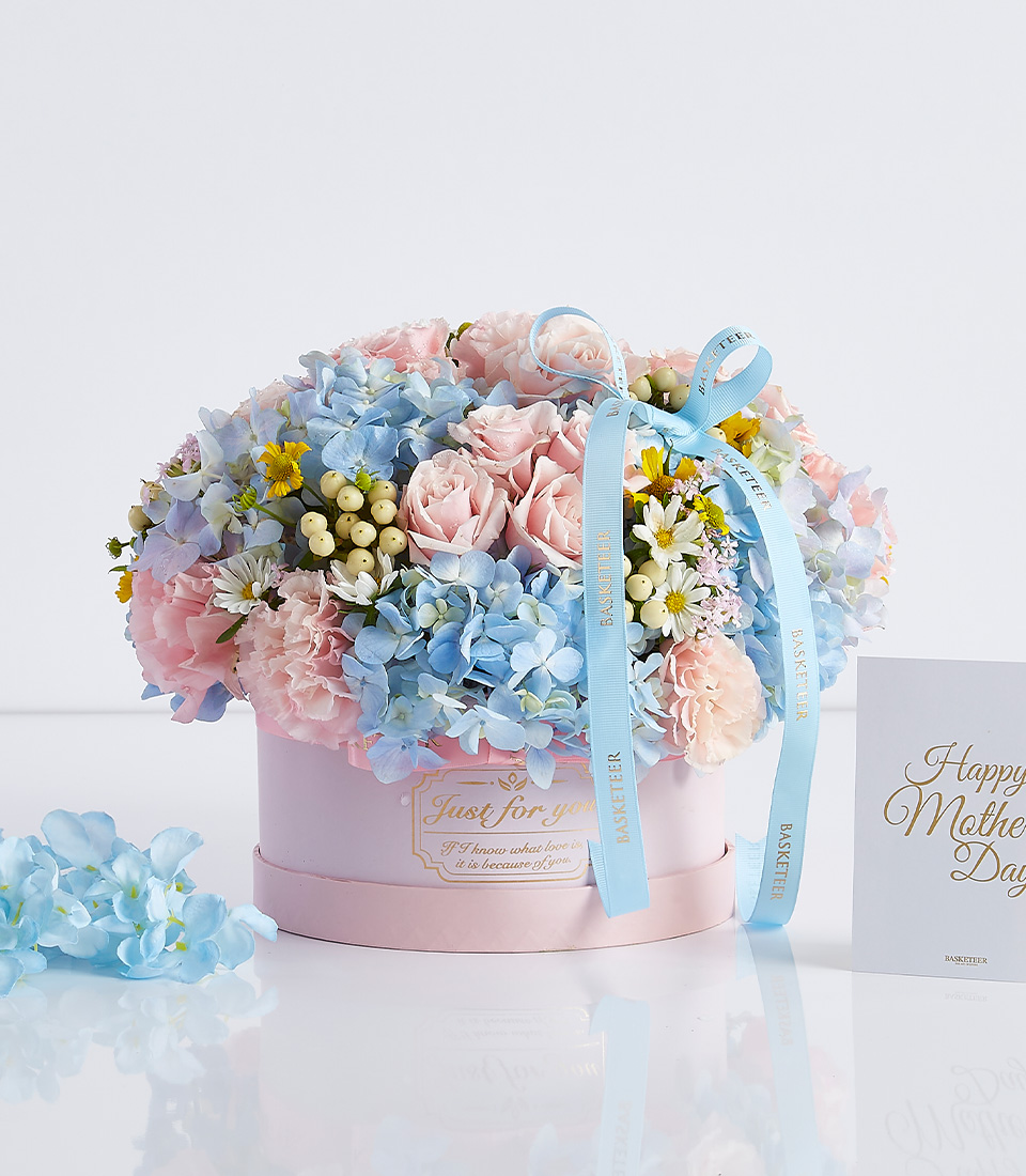 Luxury Roses with Solidago Box