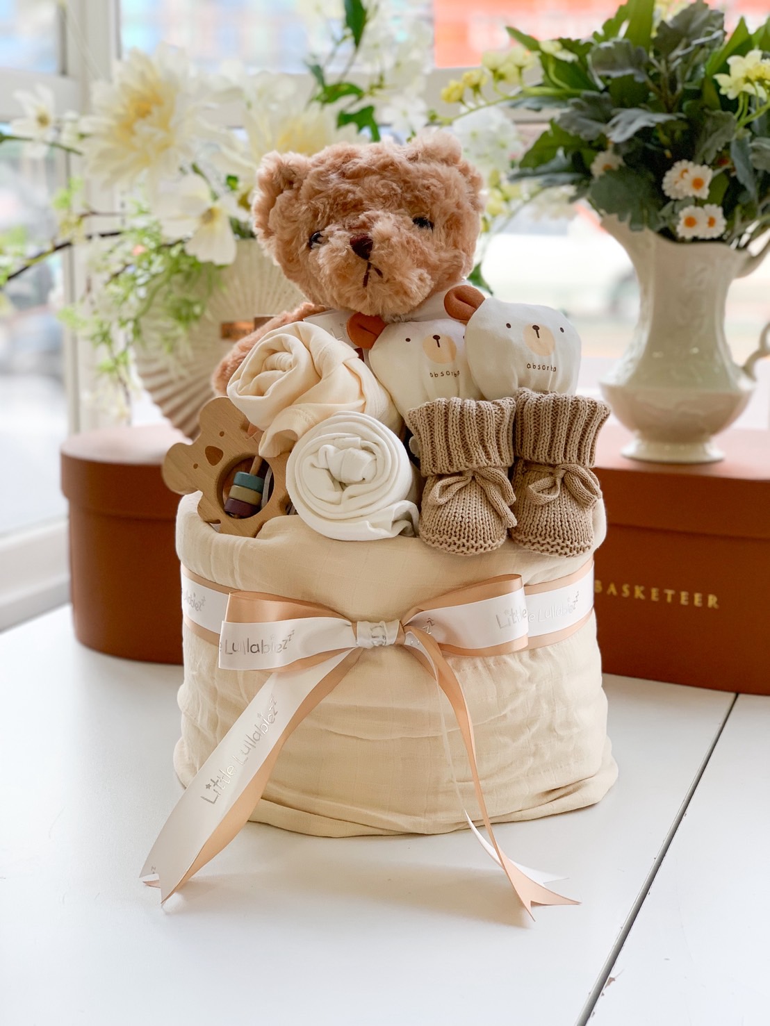 Newborn Neutral Gift