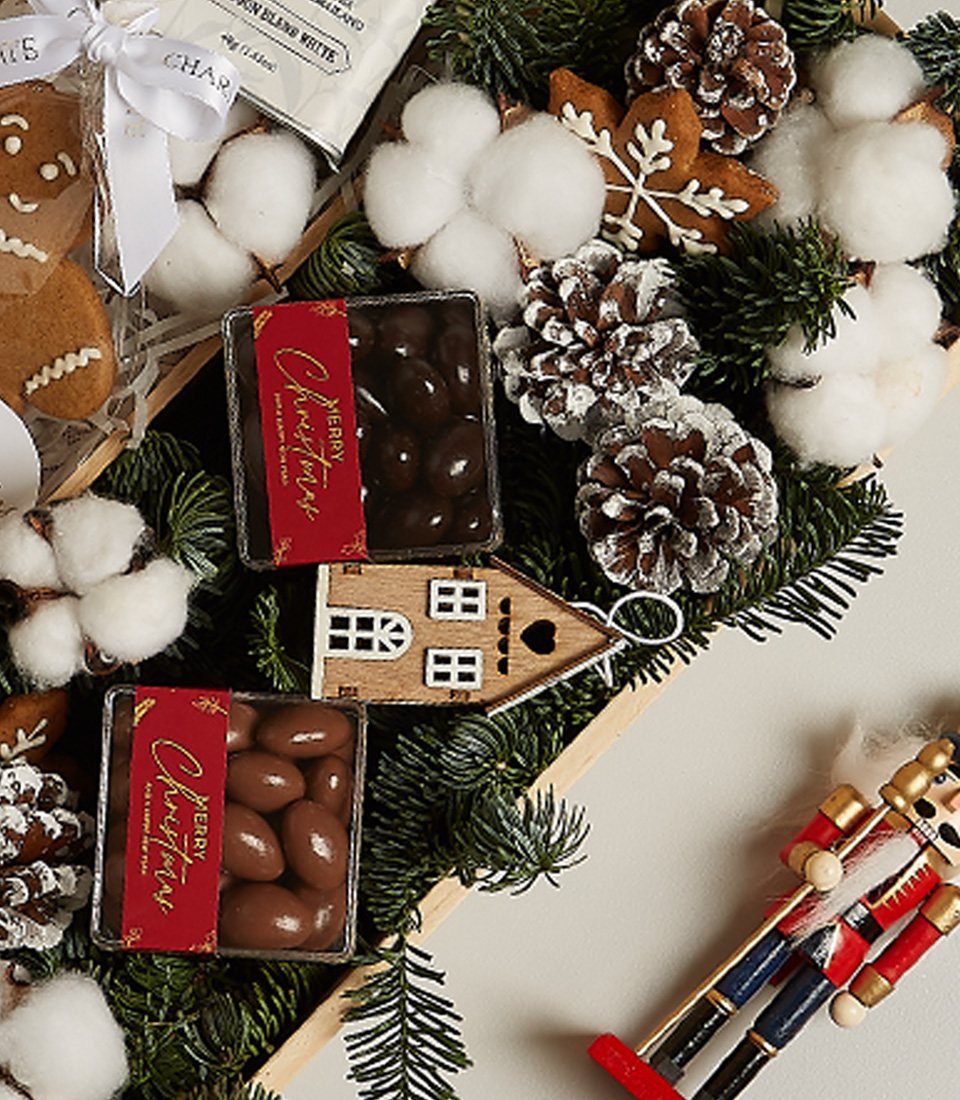 Cozy Christmas Delight Gift Box