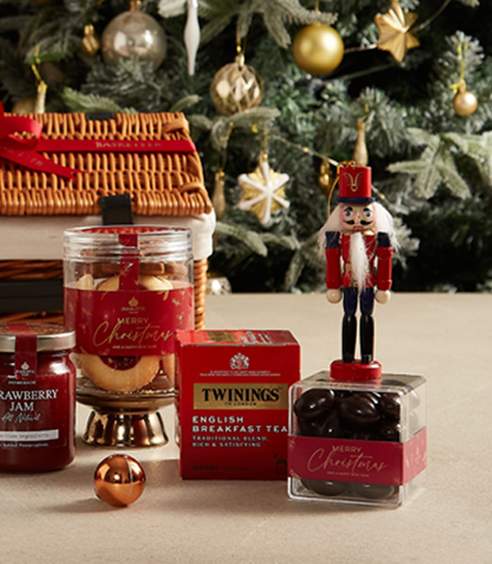Festive Treats Hamper – Holiday Gift Basket