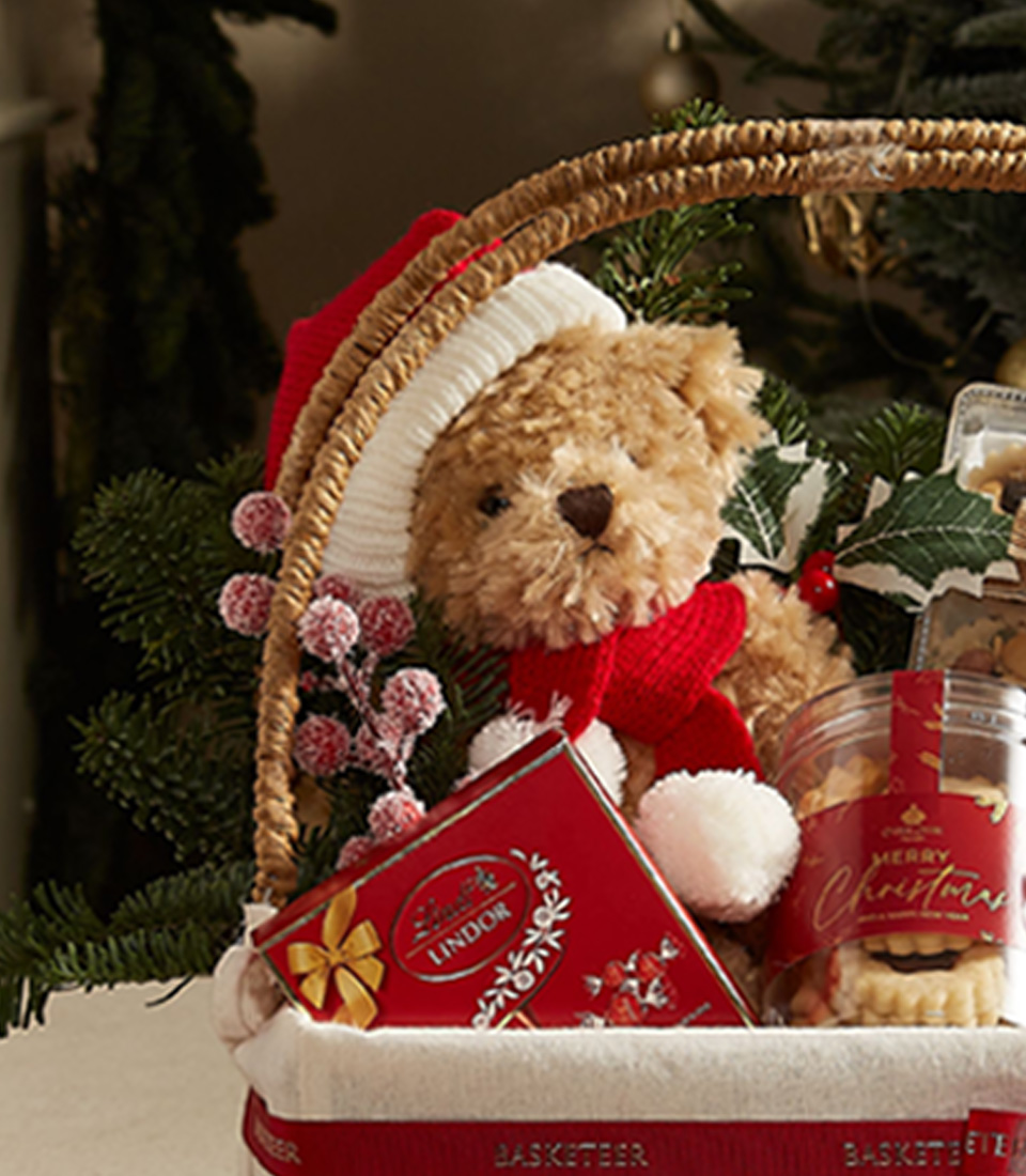 Holiday Delight Gift Basket – Festive Christmas Surprise