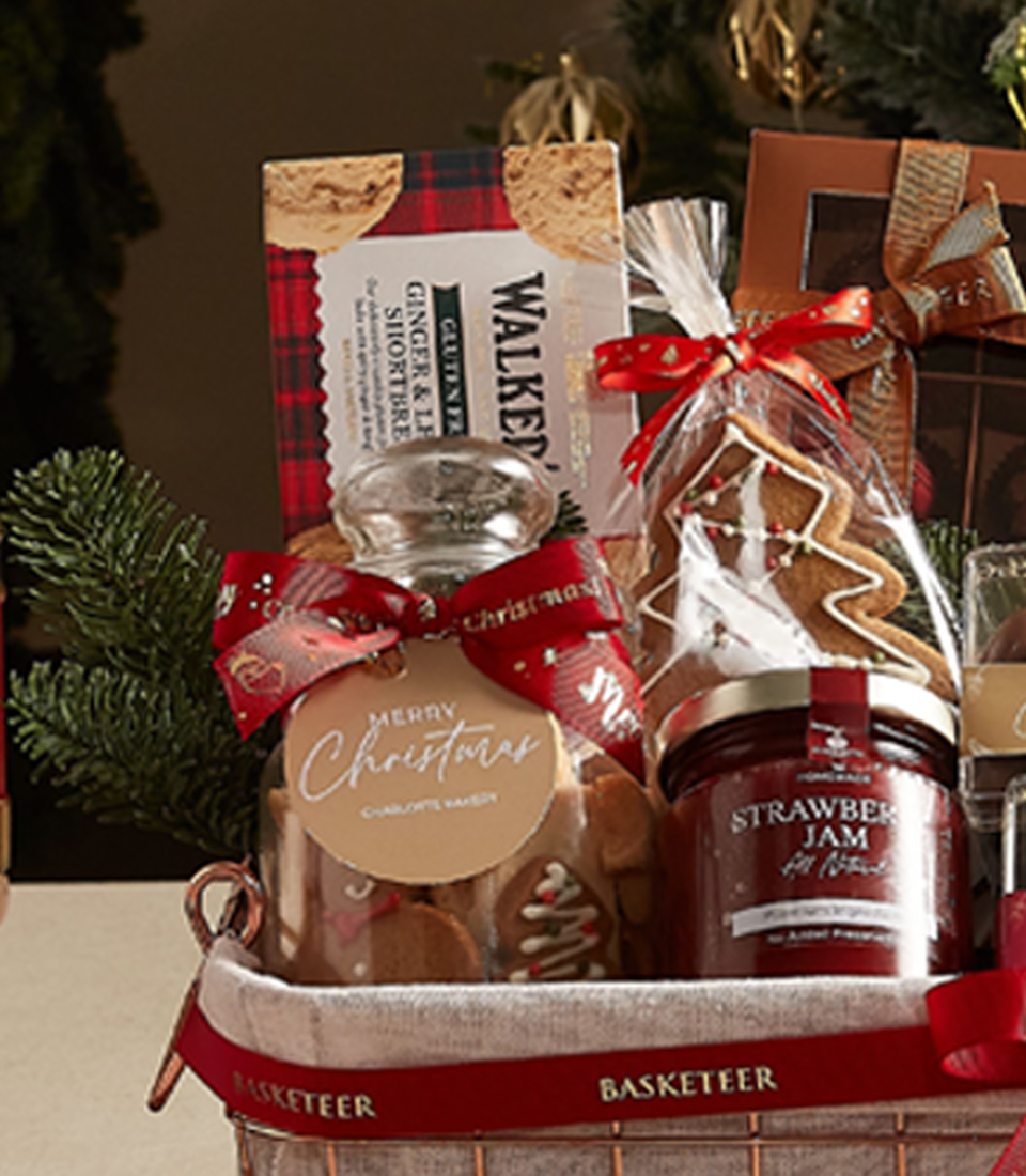 Deluxe Christmas Treats Basket – Perfect Festive Gift
