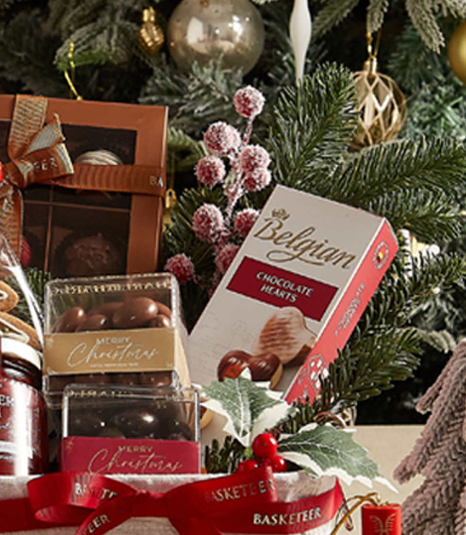 Deluxe Christmas Treats Basket – Perfect Festive Gift