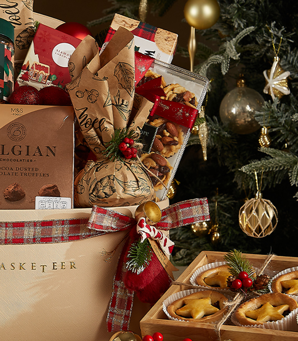 Festive Indulgence Gourmet Gift Hamper – Perfect for Christmas Celebrations