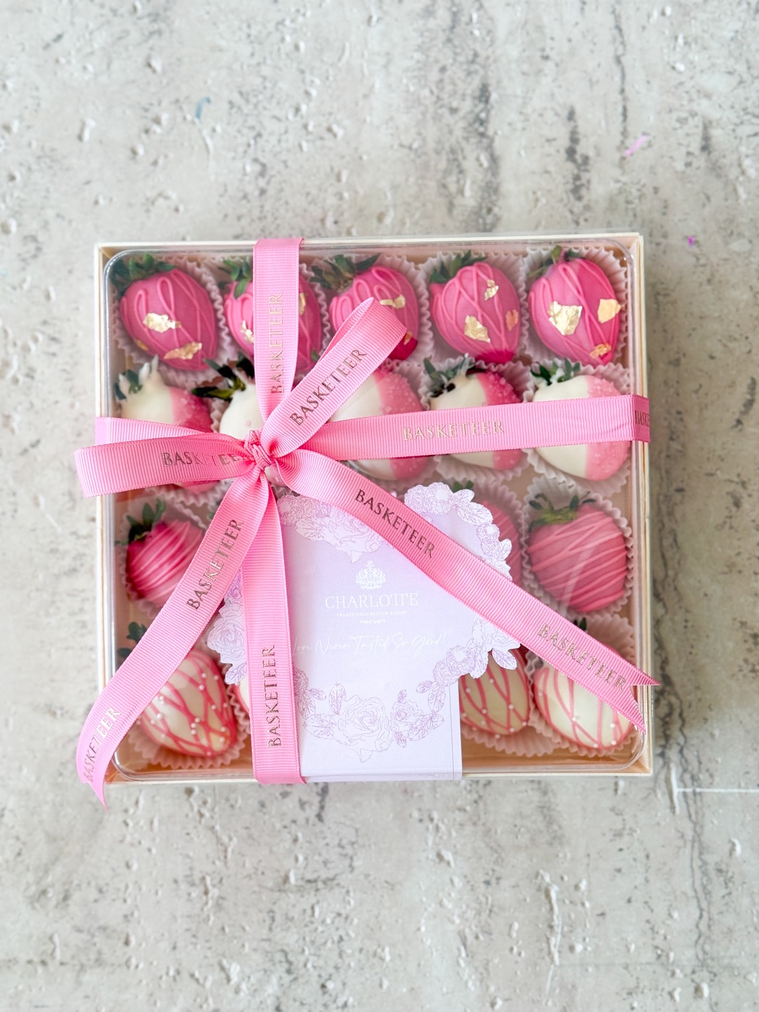 Deluxe Chocolate-Covered Strawberries – Pink & White Assortment