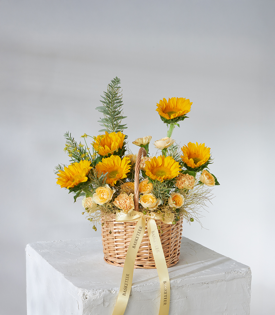 Sunflowers \u0026 Yellow Roses Basket Bouquet, image size:960x1100