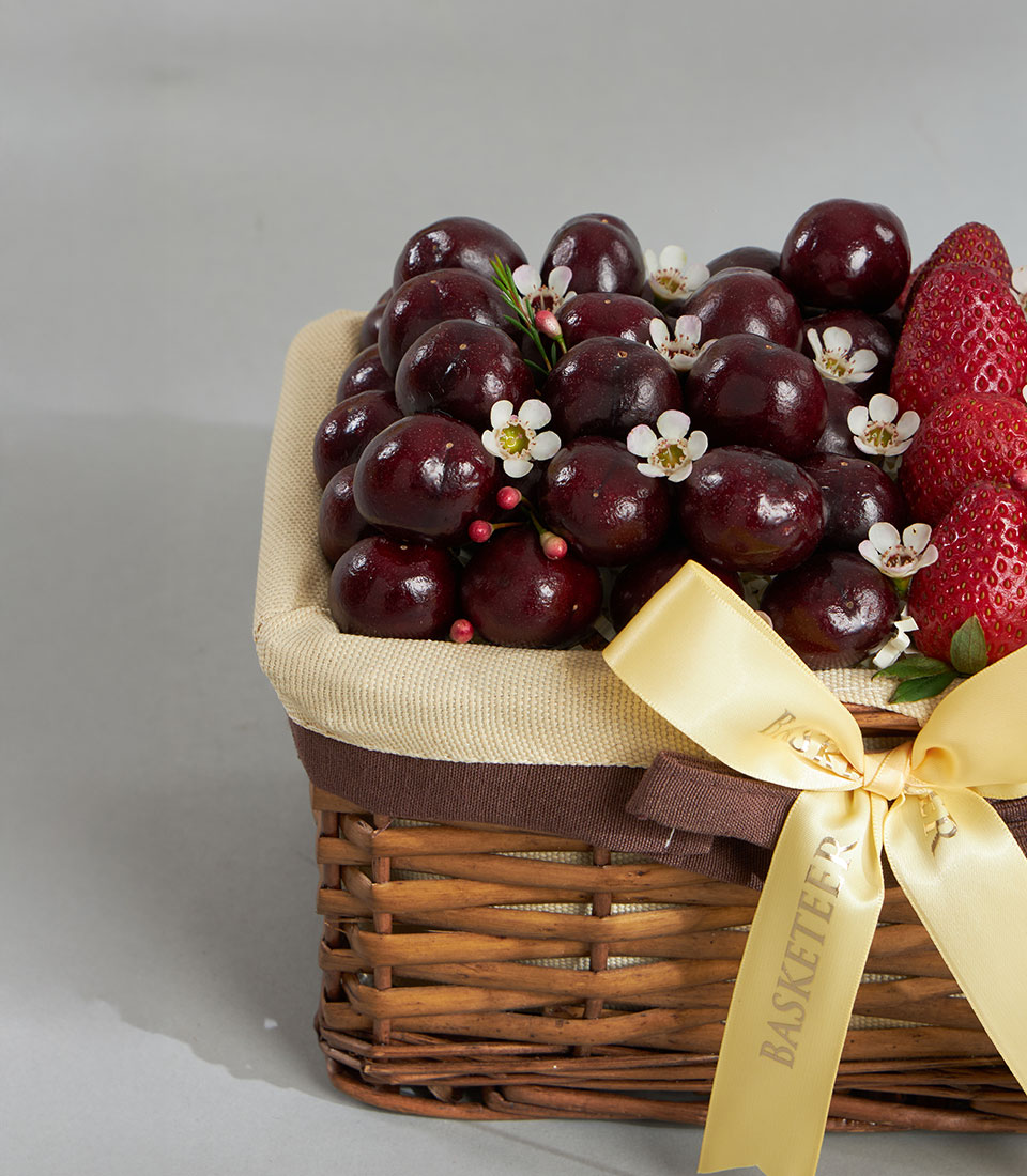 Side view berry hamper
