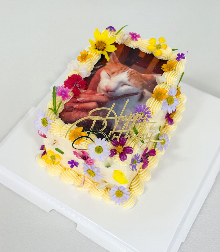 Edible printing birthday cake with custom photo and classic cream buttercream by Charlotte Bakery in Bangkok