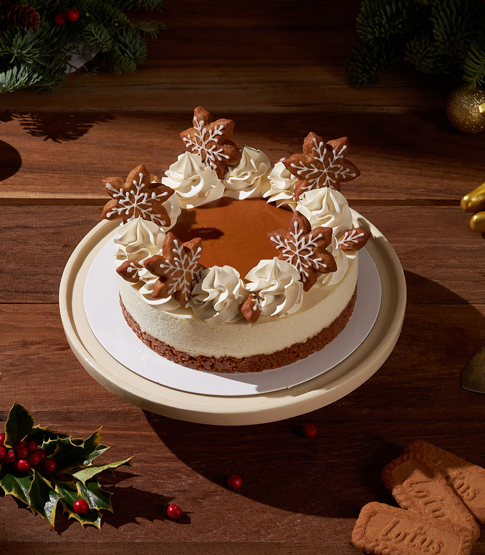 Gingerbread Biscoff Christmas cheesecake for festive celebrations in Bangkok