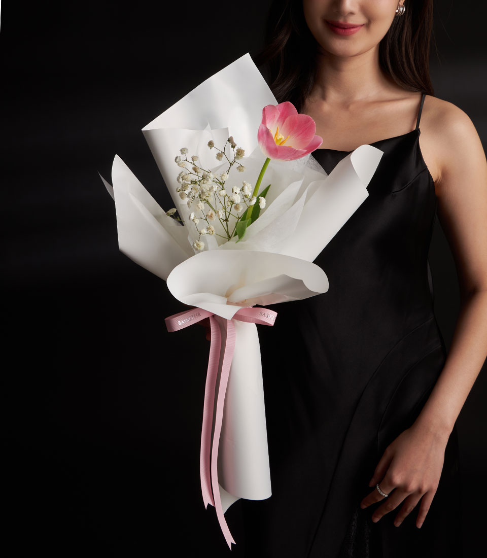 A single premium red rose for Valentine gift delivery in Bangkok SKU VLT26-2027