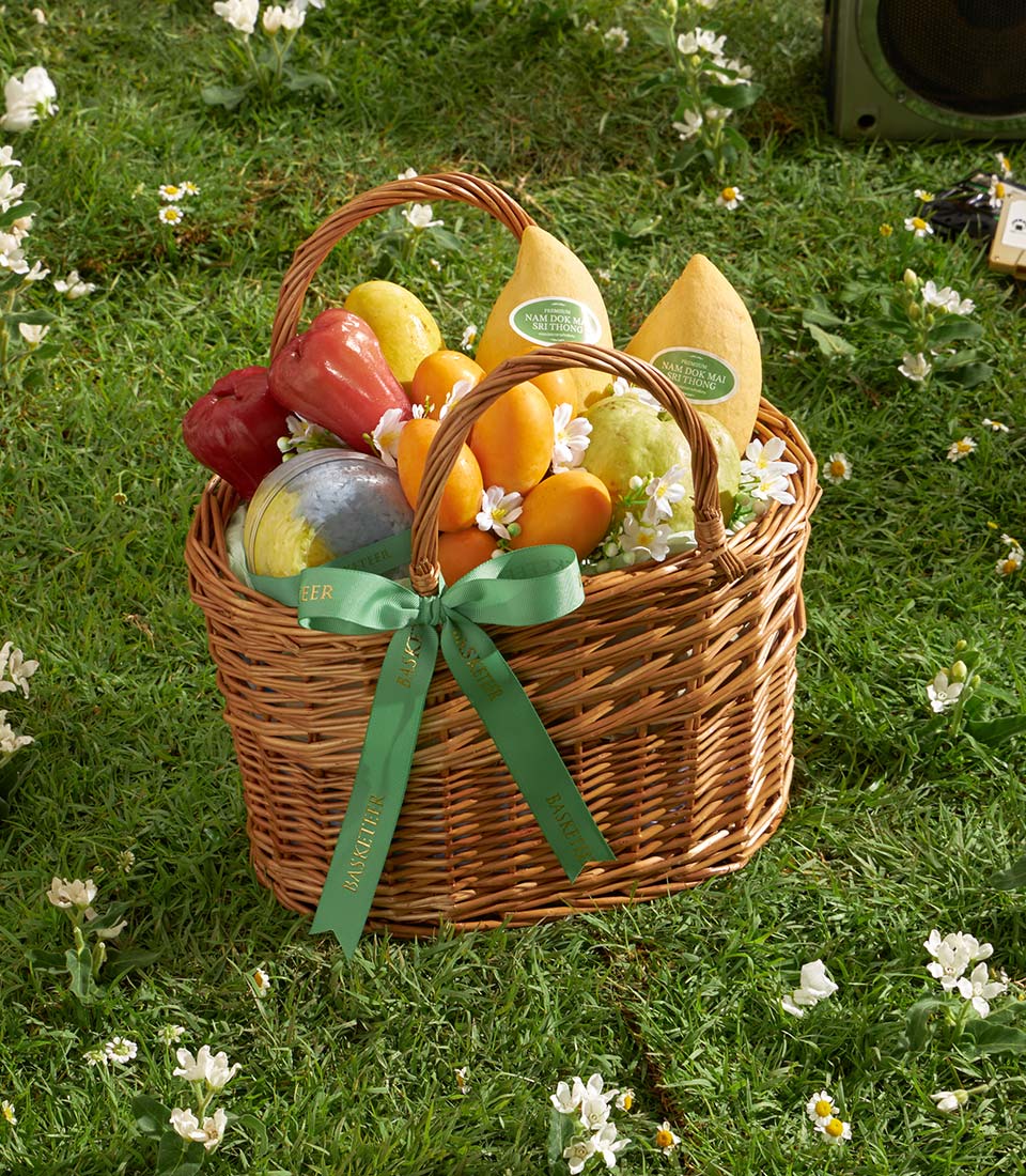 Classic mixed fruit gift basket wicker SMF-1010
